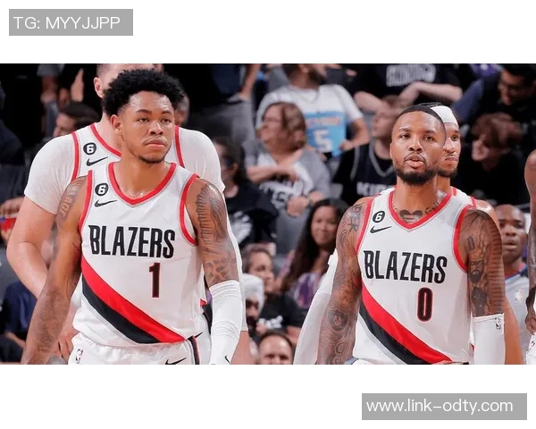 豪泽赞安芬尼西蒙斯状态火热期待他在场上大展身手